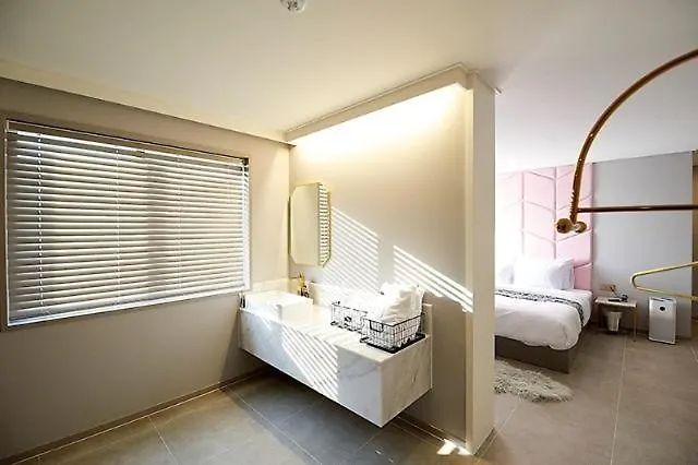 Motel Denbasta Pusan