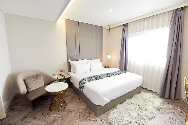 Denbasta Motel *